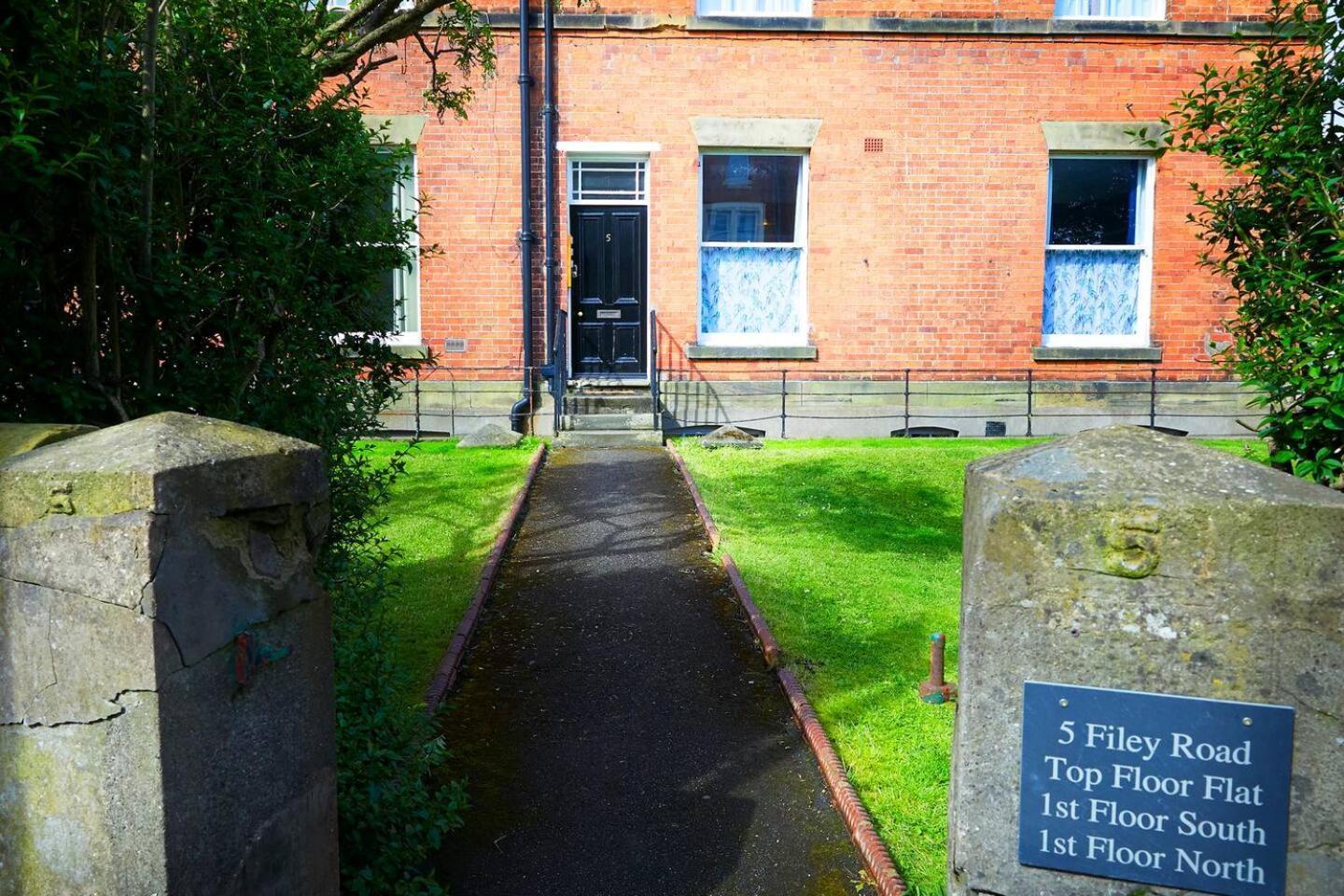 The Penthouse Queen Margaret'S Lodge Scarborough Dış mekan fotoğraf
